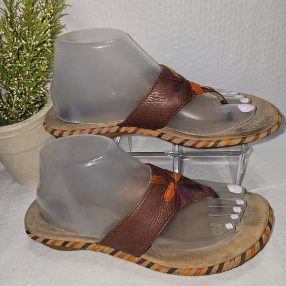 CLARK'S ARTISAN LEATHER THONG SANDAL IN BROWN AND ORANGE WOMENS SIZE 8.5 GUC - Picture 4 of 10